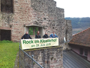 Rock im Klosterhof